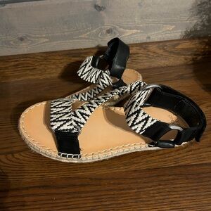 Women’s sandals